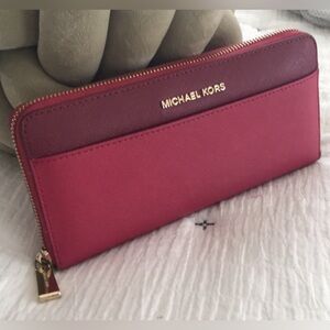 Michael Kors, Large Wallet, Raspberry Two Tone color